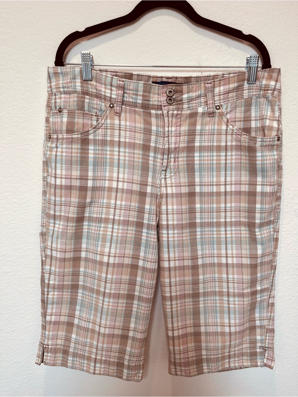 Vintage Plaid Cotton Bermuda Shorts in Beige and Light Blue